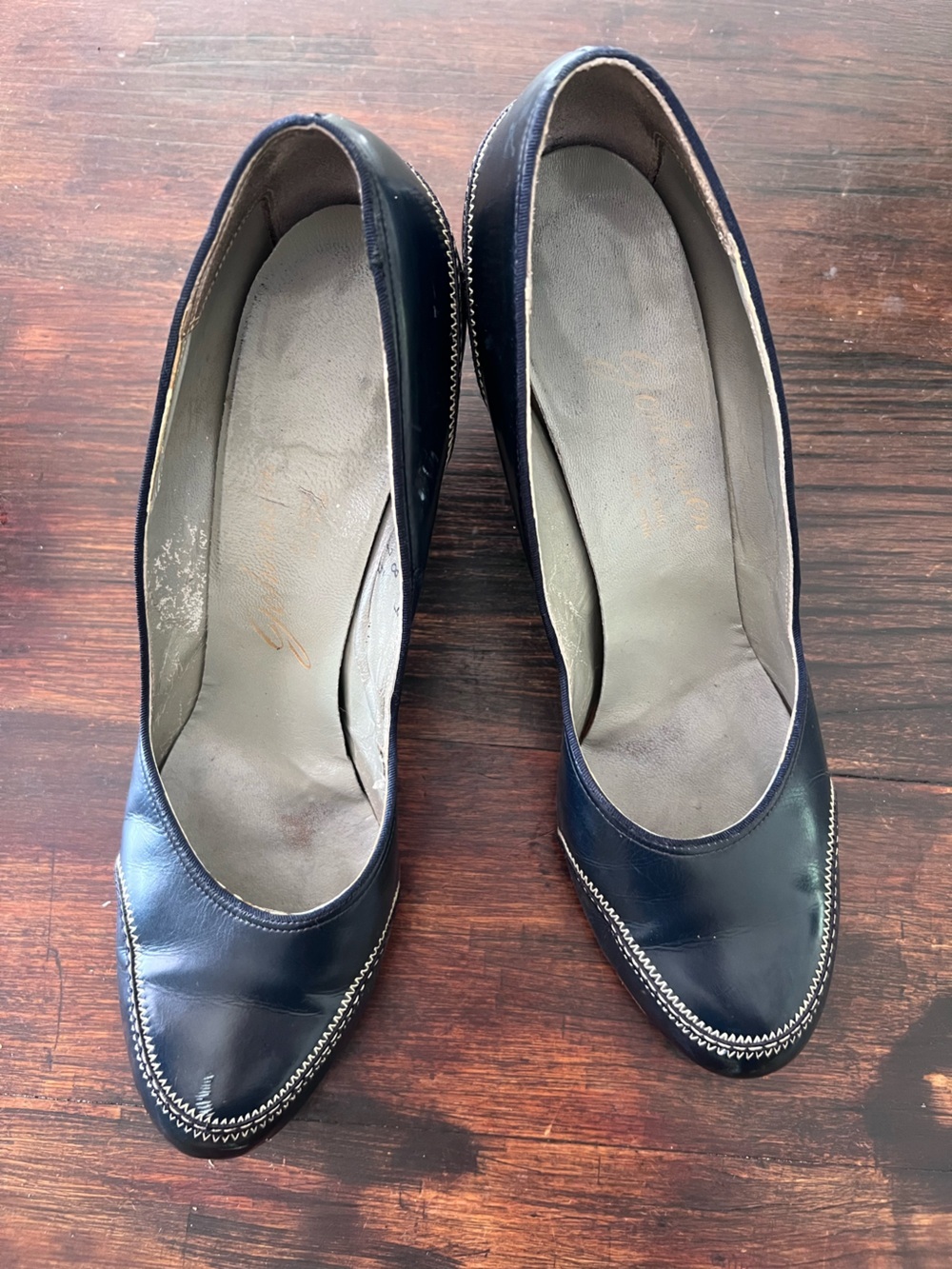Vintage 1940s Navy Leather Block Heel Pumps w/ Contrast Stitching WW2 Rockabilly - Picture 3 of 10